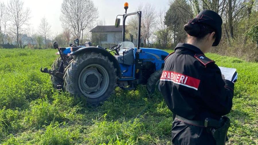 Trattori rubati a tre azienda agricole trovati nascosti nella vegetazione