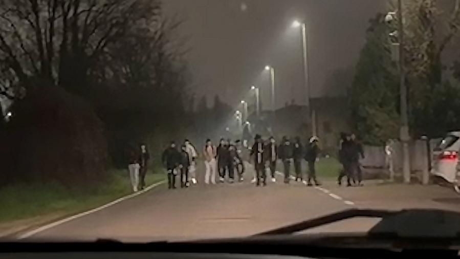 Modena, ragazzo accerchiato e inseguito da una “banda” a Sant’Anna