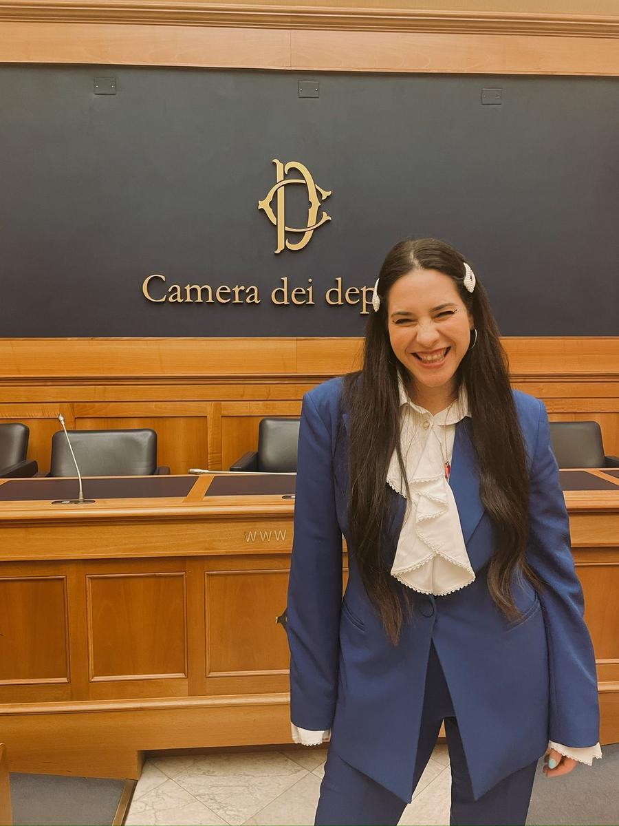 Modena, Laura Marziali rinasce con il teatro: «Quanti pregiudizi legati al cancro»