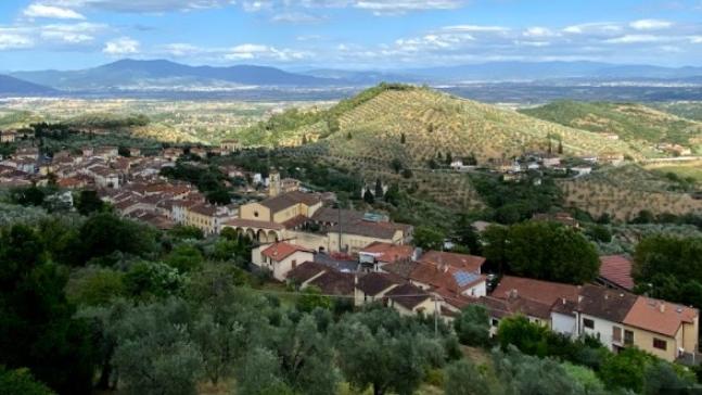 Una veduta dalla Rocca di Carmignano
