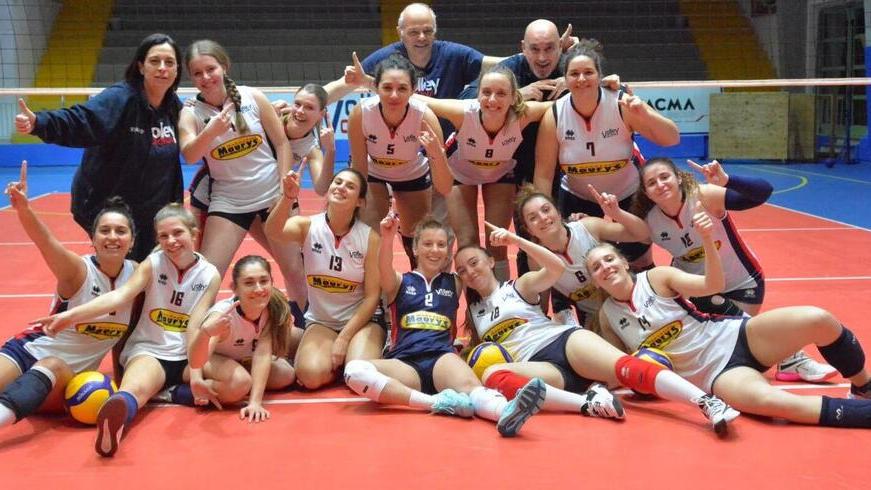 La formazione della Magazzini Maury’s Volley Cecina vincitrice del campionato di Terza Divisione