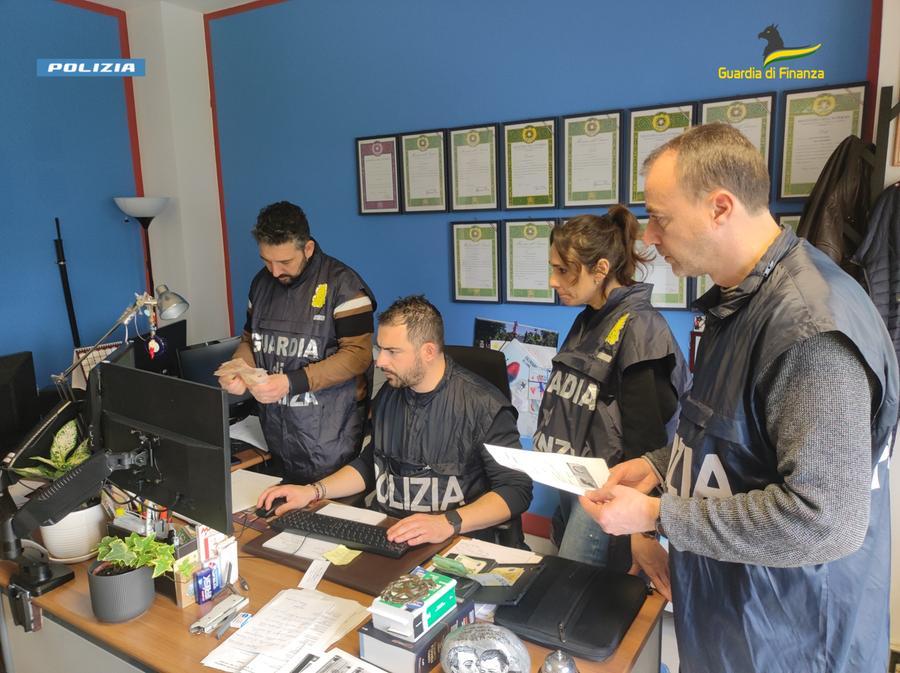 Modena, sottrae oltre 120mila euro a un’anziana con una truffa