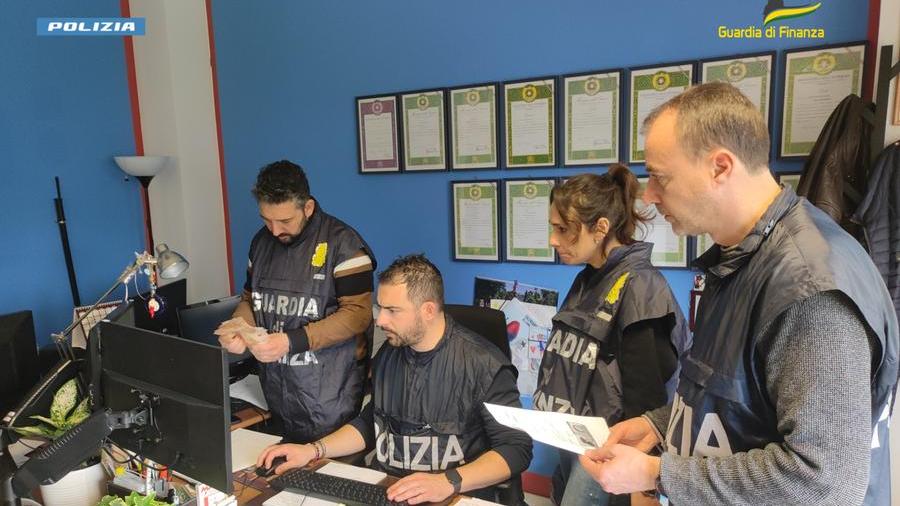 Modena, sottrae oltre 120mila euro a un’anziana con una truffa