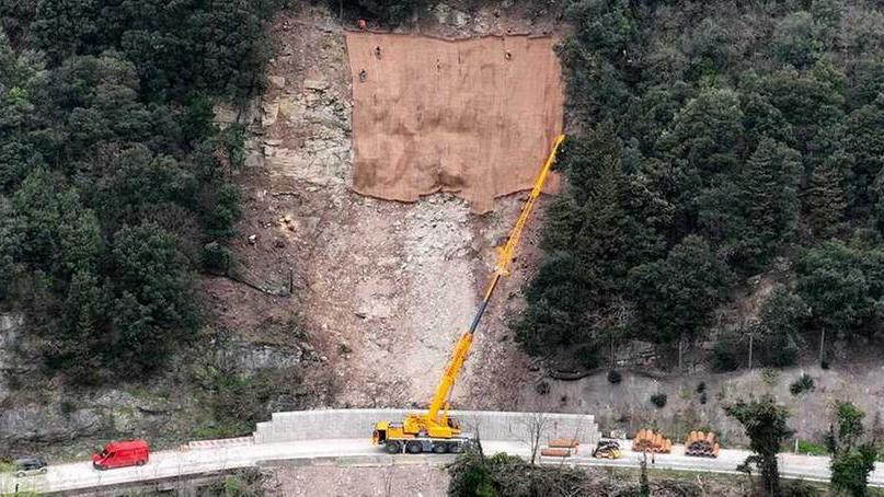La frana sulla Strada regionale 325