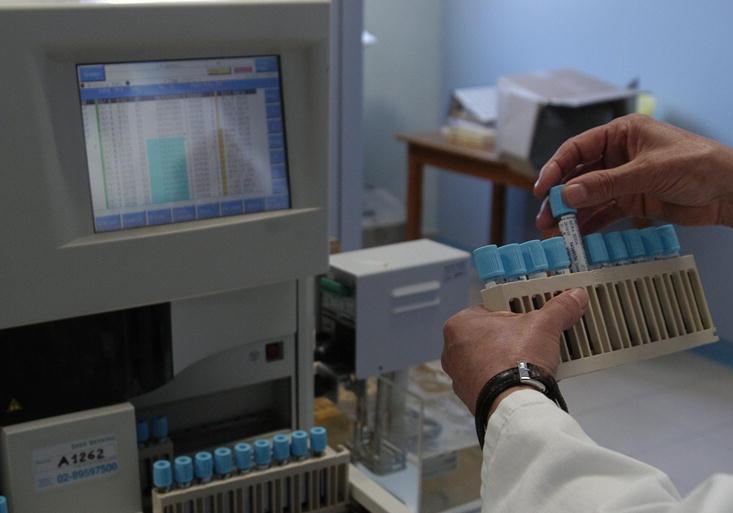 Le analisi in convenzione rischiano lo stop, ma c'è uno spiraglio