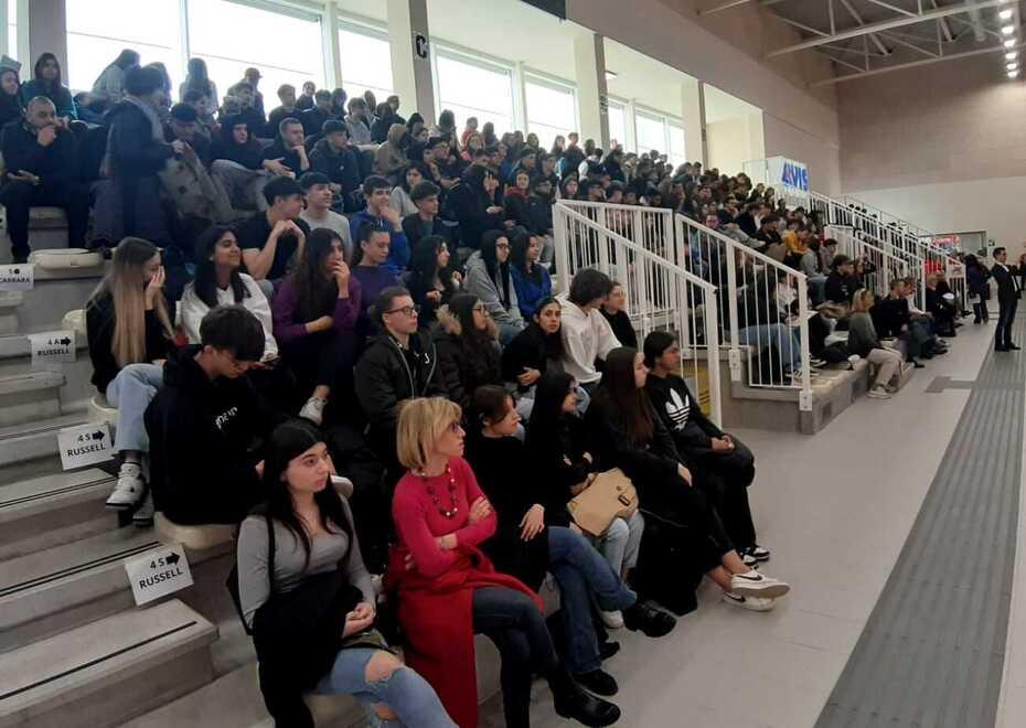 Guastalla: al palasport e online 1.280 studenti a lezione di sicurezza stradale