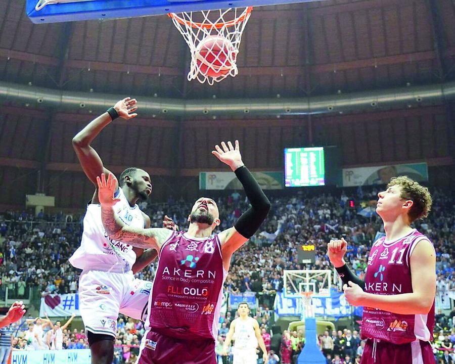 Libertas-Pielle, caccia ai biglietti: è già un febbrone da super derby