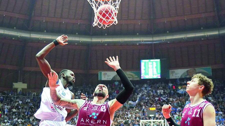 Libertas-Pielle, caccia ai biglietti: è già un febbrone da super derby