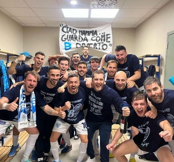 Il Versilia calcio a 5 vola in B