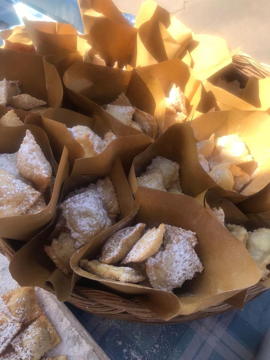 
	Cruguxionis de lati appena fritti

