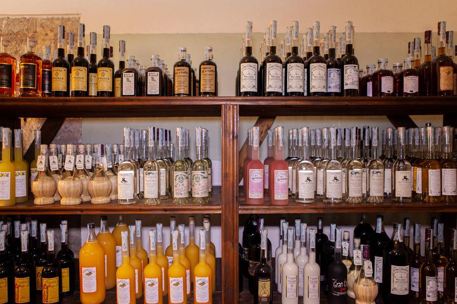 Tradizione, spontaneità e dedizione in ogni singola bottiglia di Jacobelli Liquori