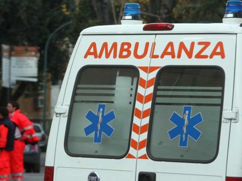 Arezzo, due bambine investite da un’auto all’uscita da scuola: sono gravi