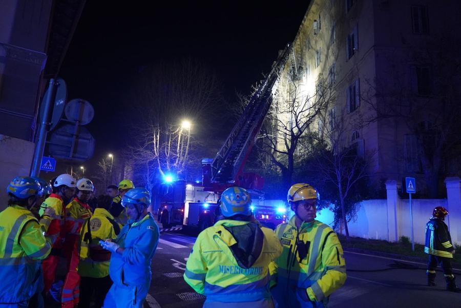 
	Le operazioni dei vigili del fuoco all'ex hotel Corallo

