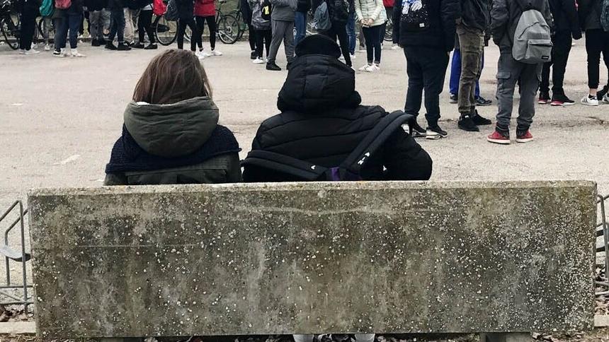 Bullismo a Ferrara. «Dammi subito i soldi oppure faccio del male a tua mamma»