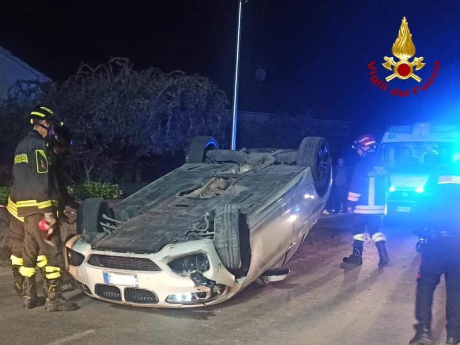 Larciano, si ribalta con l’auto: paura per una donna