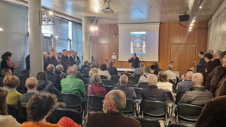 La conferenza a Trento sui Giganti di Mont 'e Prama e sull'archeologia nel Sinis
