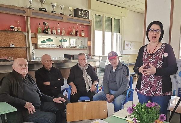 Ferrara, Zonari incontra i residenti: «A Villanova neanche le badanti»