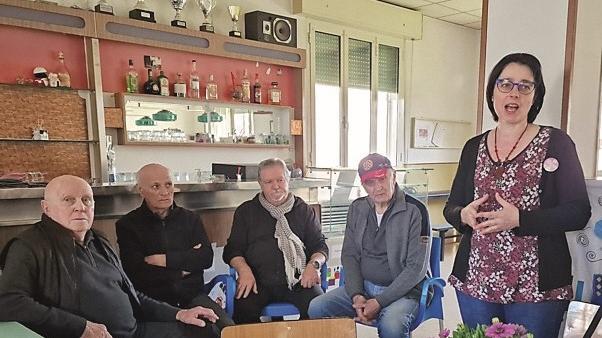 Ferrara, Zonari incontra i residenti: «A Villanova neanche le badanti»