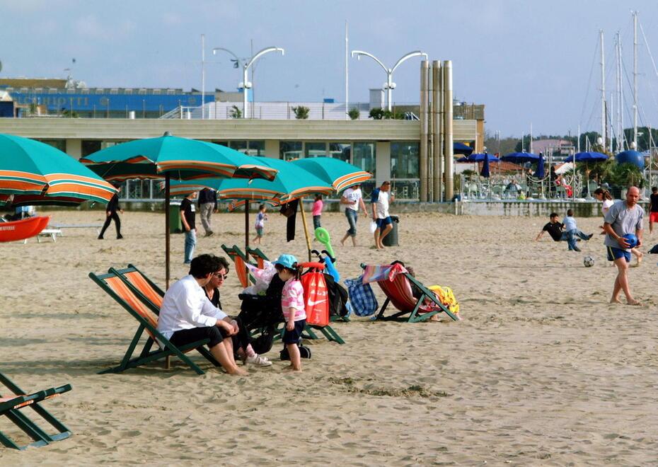 Spiagge aperte a Pasqua  a Viareggio: è corsa contro il tempo per trovare una soluzione
