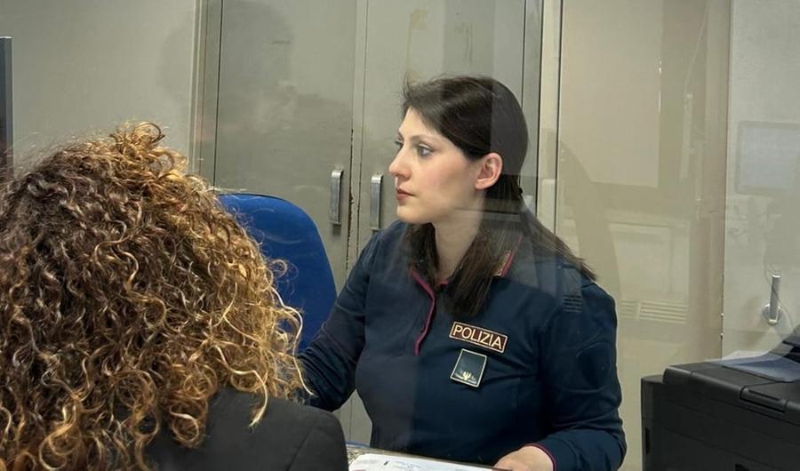 Passaporti, boom di richieste al click day della questura di Cagliari