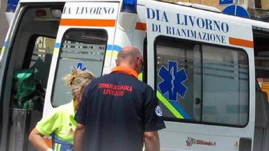 Un'ambulanza della Misericordia di via Verdi (foto d'archivio)