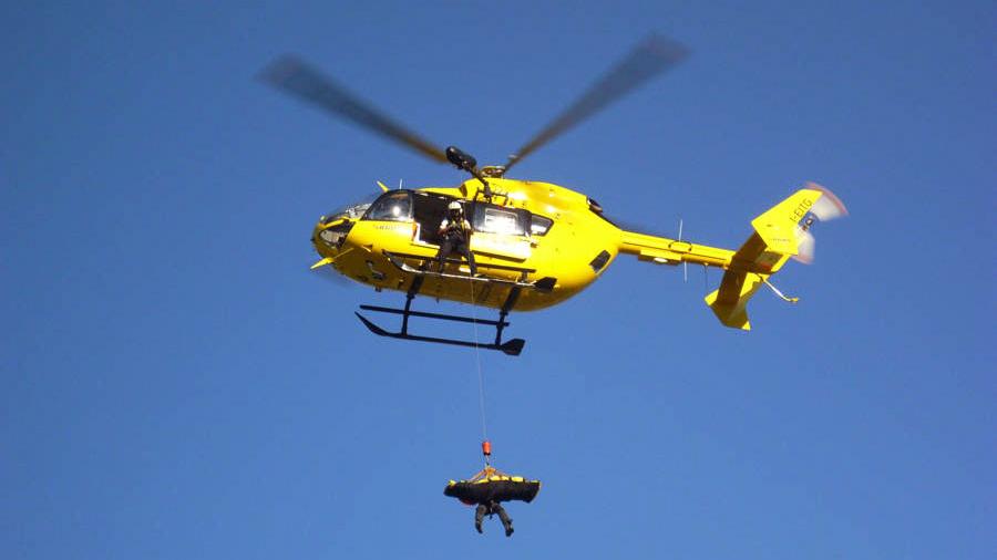 Precipita per cinque metri in ferrata: salvato dal Saer