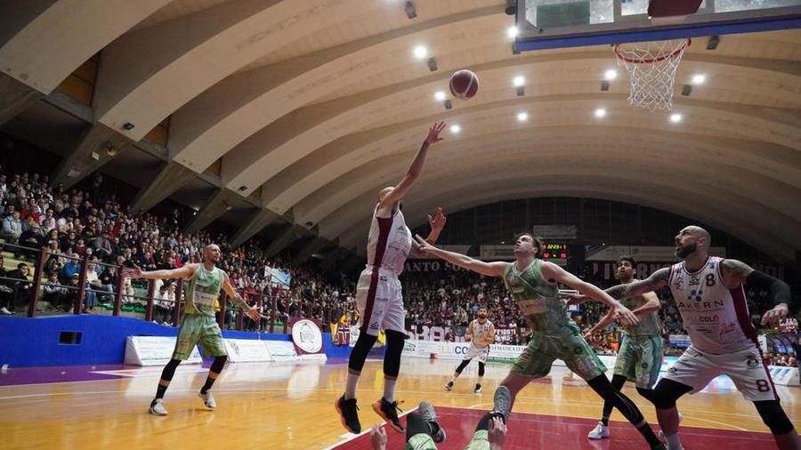 Un'azione di gioco al PalaMacchia (foto Silvi)