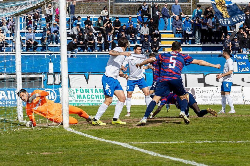 L’esultanza dopo il vantaggio (foto UsFG)