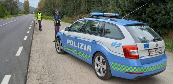 Alla guida di un motorino senza aver ottenuto la patente: 83enne nei guai