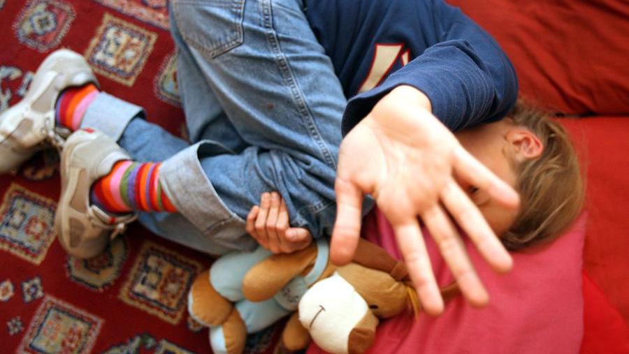 Immagine simbolo di minori maltrattati