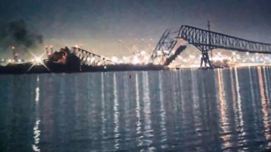 Baltimora, ponte crolla dopo l’urto di una nave: si cercano i dispersi in acqua – Video