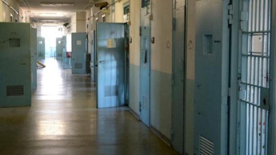 Pisa, incendio in carcere: detenuto appicca il fuoco, persone intossicate