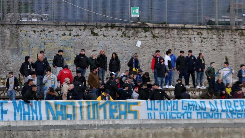 Il pubblico della Carrarese sugli spalti