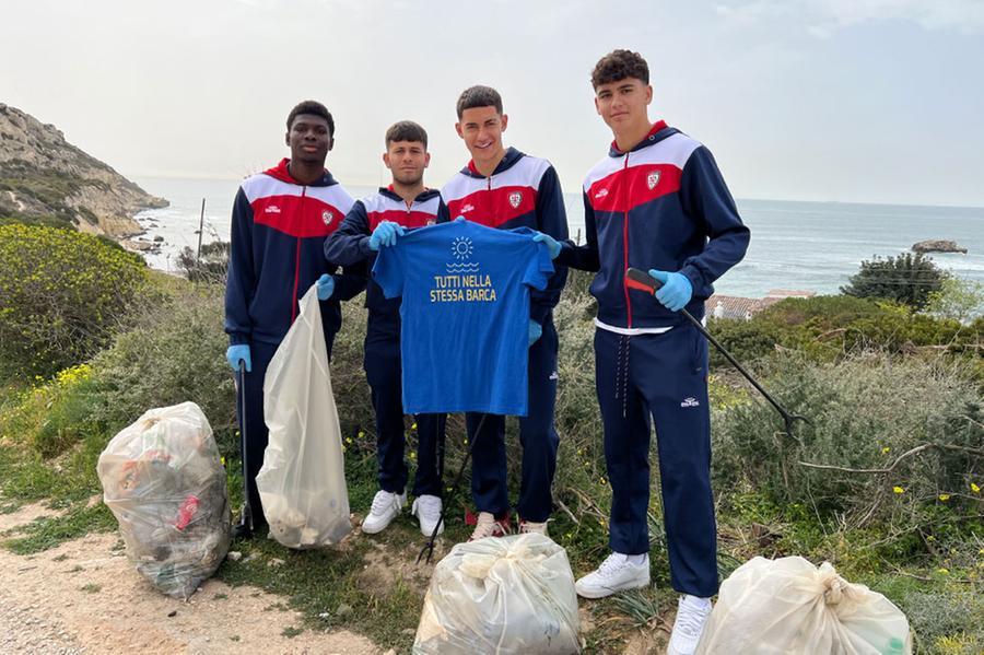 Il Cagliari Calcio a supporto del progetto “Tutti nella stessa barca”
