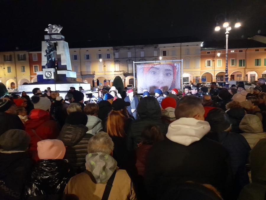 Il funerale di Saman. Il fratello: “Sei sempre stata la sorella più forte e coraggiosa”