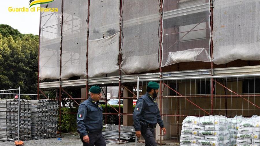 Livorno, maxi frode sul bonus facciate: 10 società coinvolte, 11 persone denunciate e sequestrati falsi crediti d’imposta per oltre 18 milioni di euro