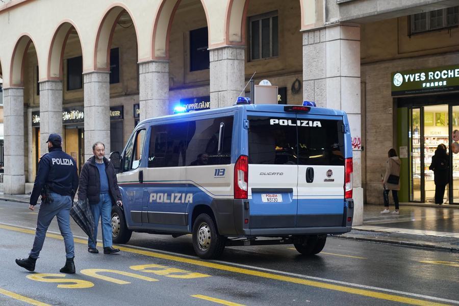 
	La polizia in via Grande (foto d'archivio)

