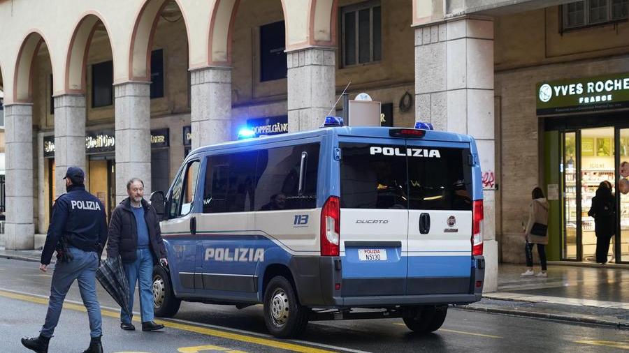 La polizia in via Grande (foto d'archivio)