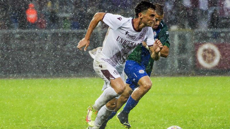Francesco Neri con la maglia amaranto (foto Silvi)