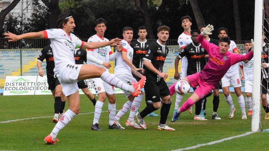 Capitan Riccardo Cretella in azione (foto Agenzia Bf)
