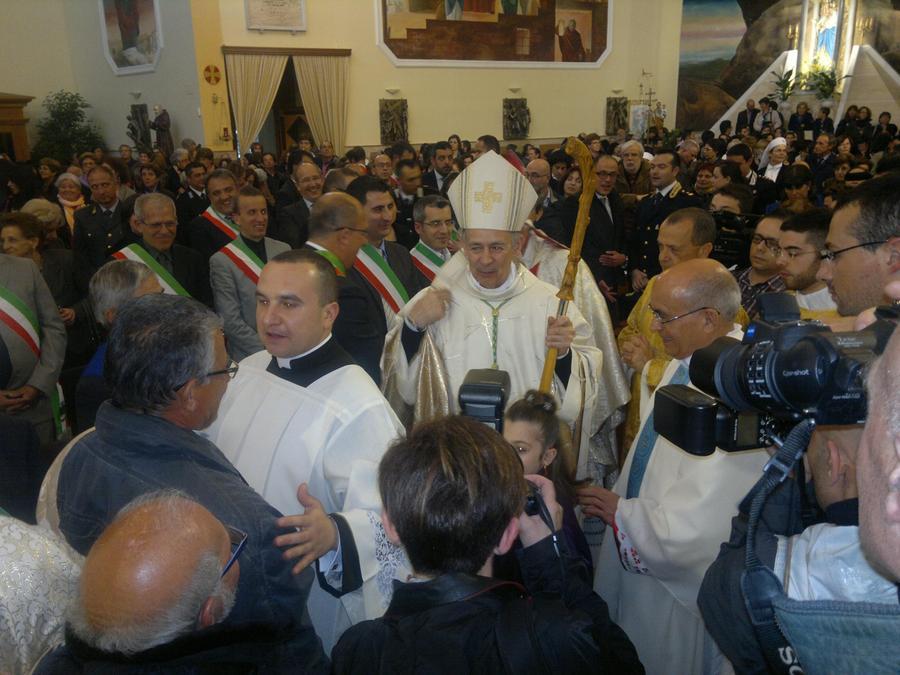 
	Un momento dell'ingresso nel 2014 del vescovo Mura nella diocesi di Lanusei

