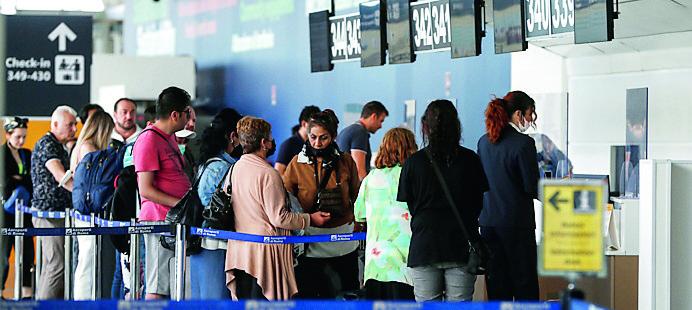 Biglietti aerei, dietro i rincari una svista della Regione e del ministero