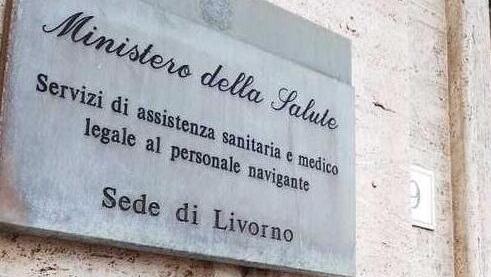 Livorno, soldi per i falsi certificati medici: chi è l’infermiere condannato e il sistema di cui è accusato