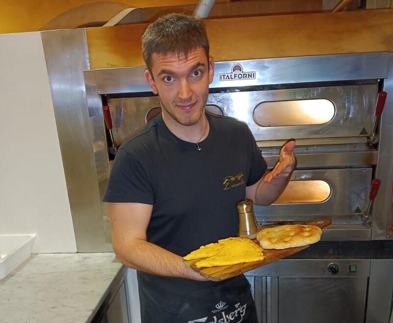 A soli 23 anni è già un maestro nell’arte pisana della cecina
