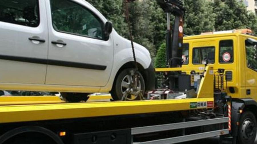 
	Un carroattrezzi in azione (foto di repertorio)

