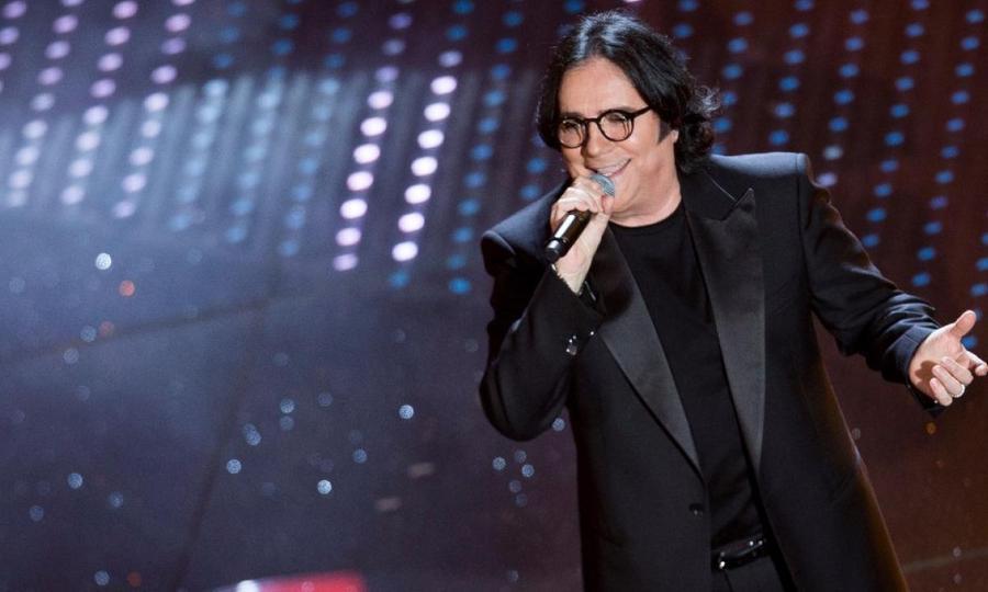 Renato Zero ritorna in Sardegna: il 19 luglio sul palco a Santa Margherita di Pula