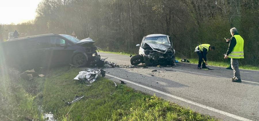 Fucecchio, scontro fra tre auto sulla via Romana Lucchese: morto un uomo di 48 anni di Altopascio