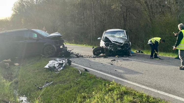Fucecchio, scontro fra tre auto sulla via Romana Lucchese: morto un uomo di 48 anni di Altopascio