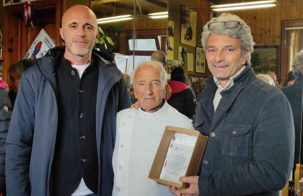 Giancarlo Petrucci, barbiere di Abetone da 65 anni: «Ho iniziato da bambino su consiglio di mia madre»