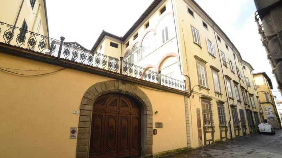 Lucca, all’asta sei appartamenti all’interno di Palazzo Sardi